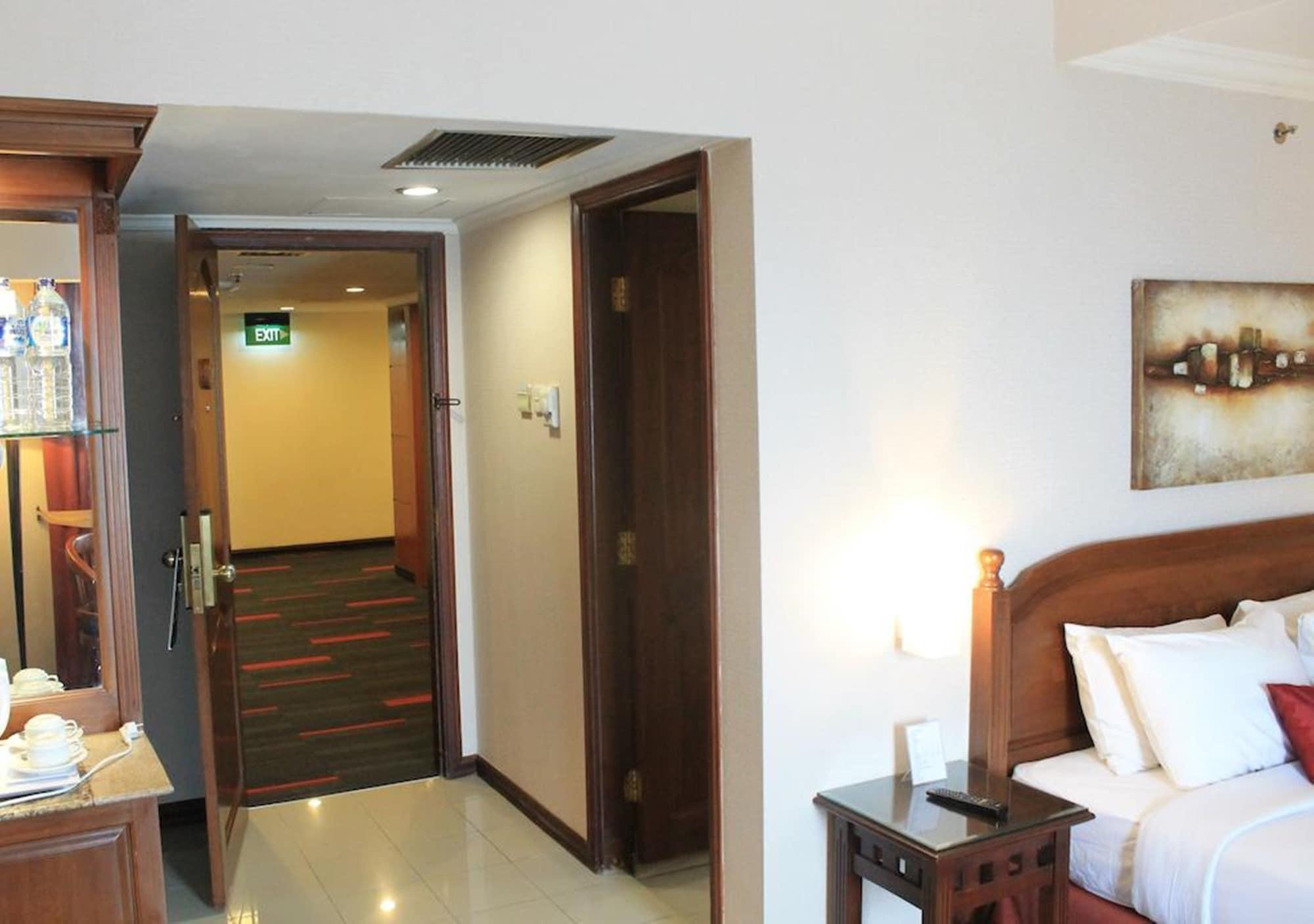 Grand Zuri Hotel 4*