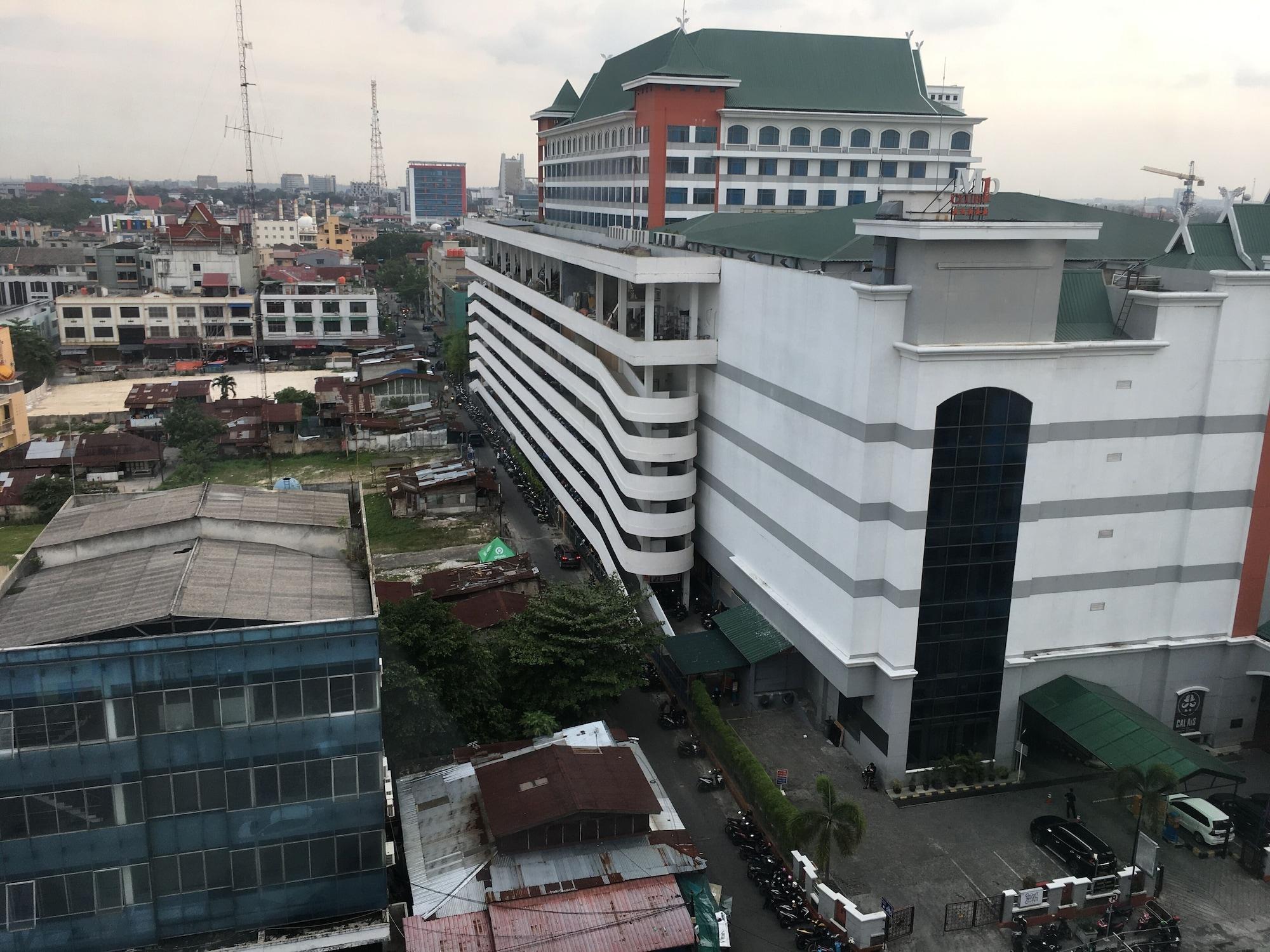 Grand Zuri Hotel