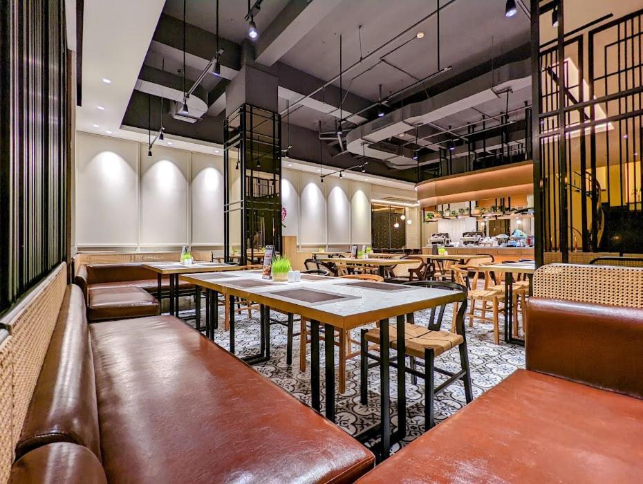 Grand Zuri Hotel 4*