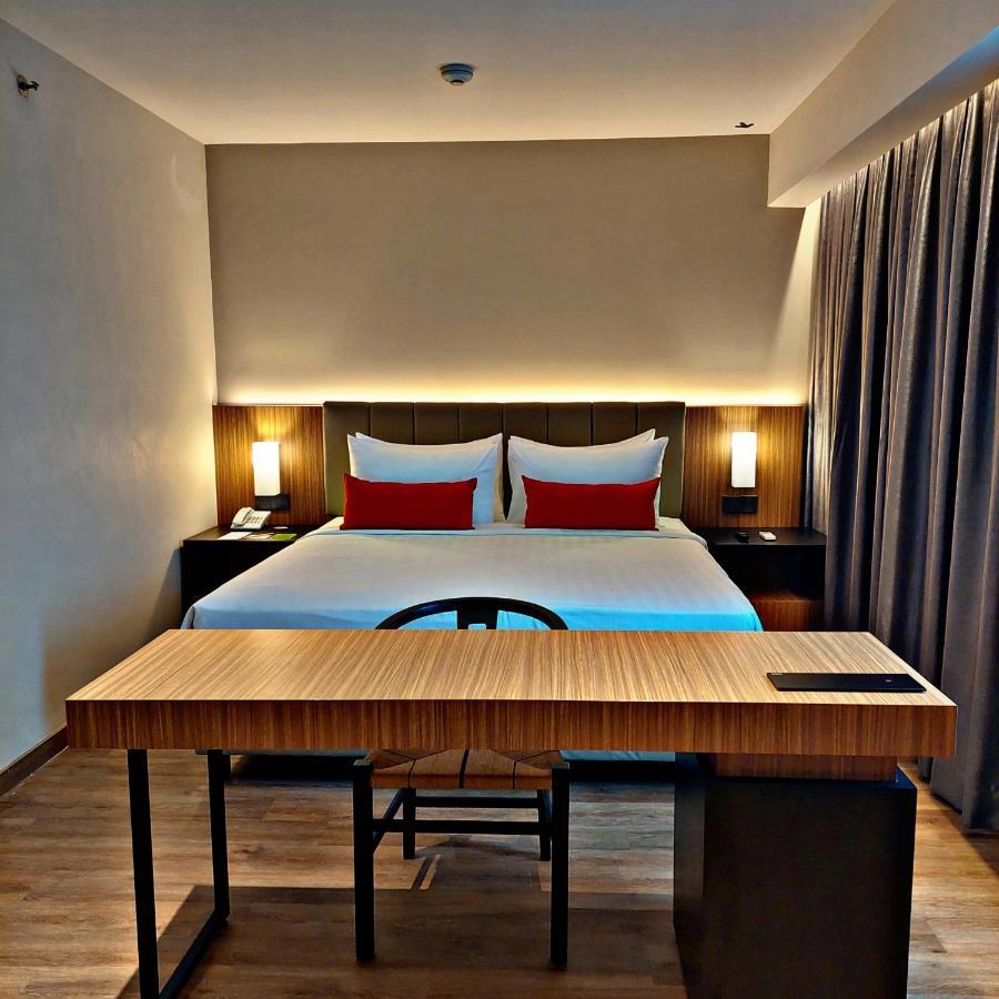 Grand Zuri Hotel